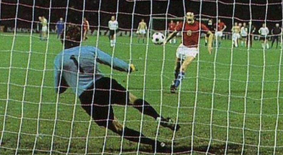 Sepakan Panenka ala Koster – Sub-Praktik Komunikasi Politik di Arena Sepakbola