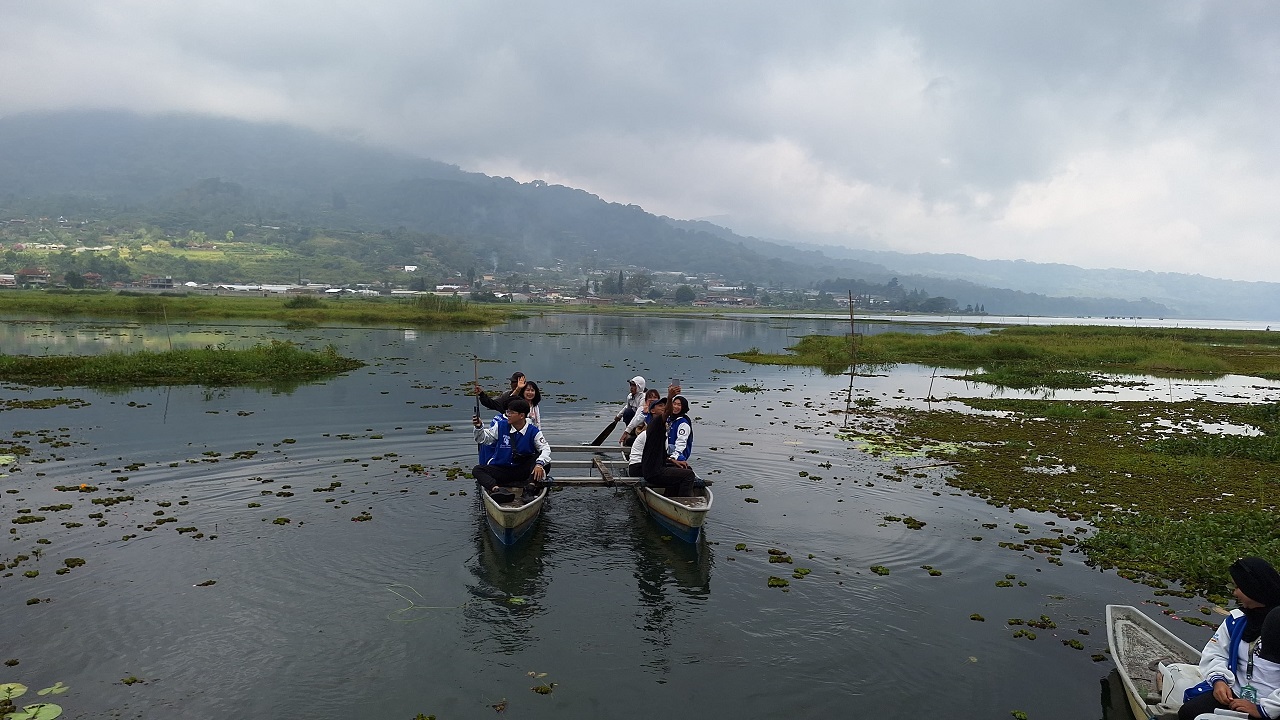 Menebar Ikan dan Tanam Pohon di Kawasan Danau Buyan -- Konsos PMM 4 Inbound Unud