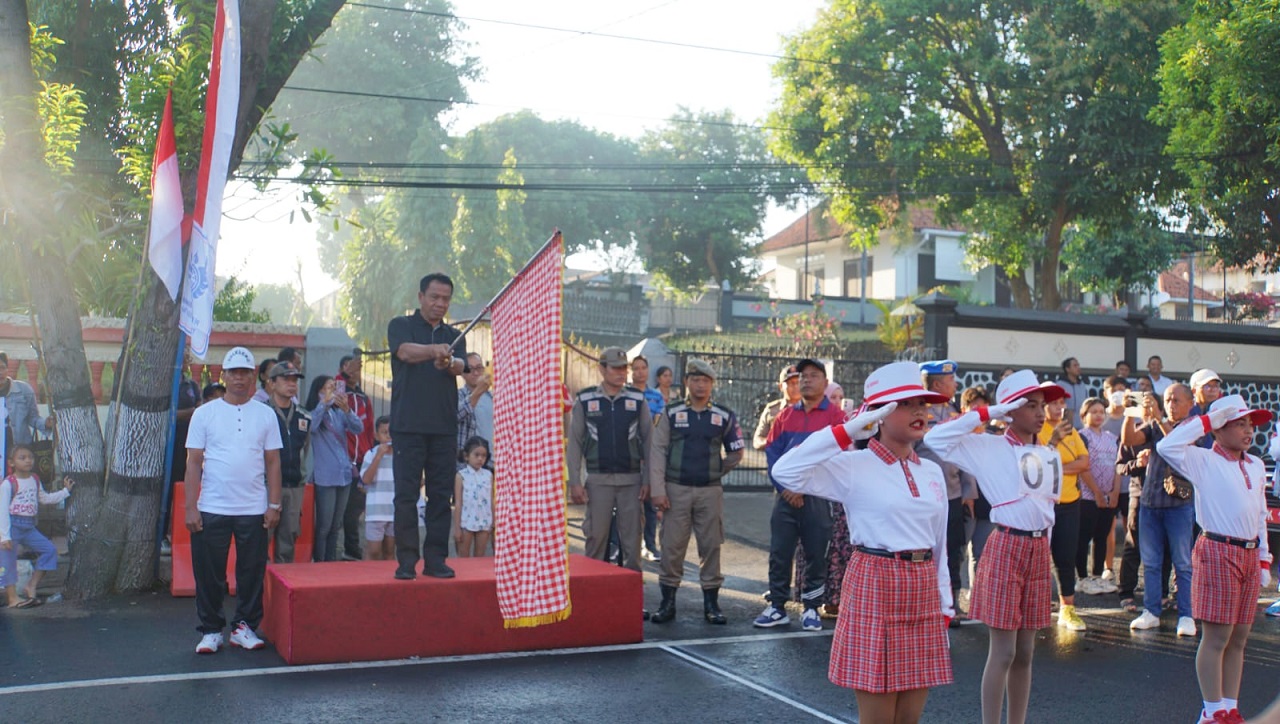 Meriahnya Gerak Jalan HUT Kemerdekaan di Buleleng, Pj. Bupati Instruksikan Transparansi Nilai